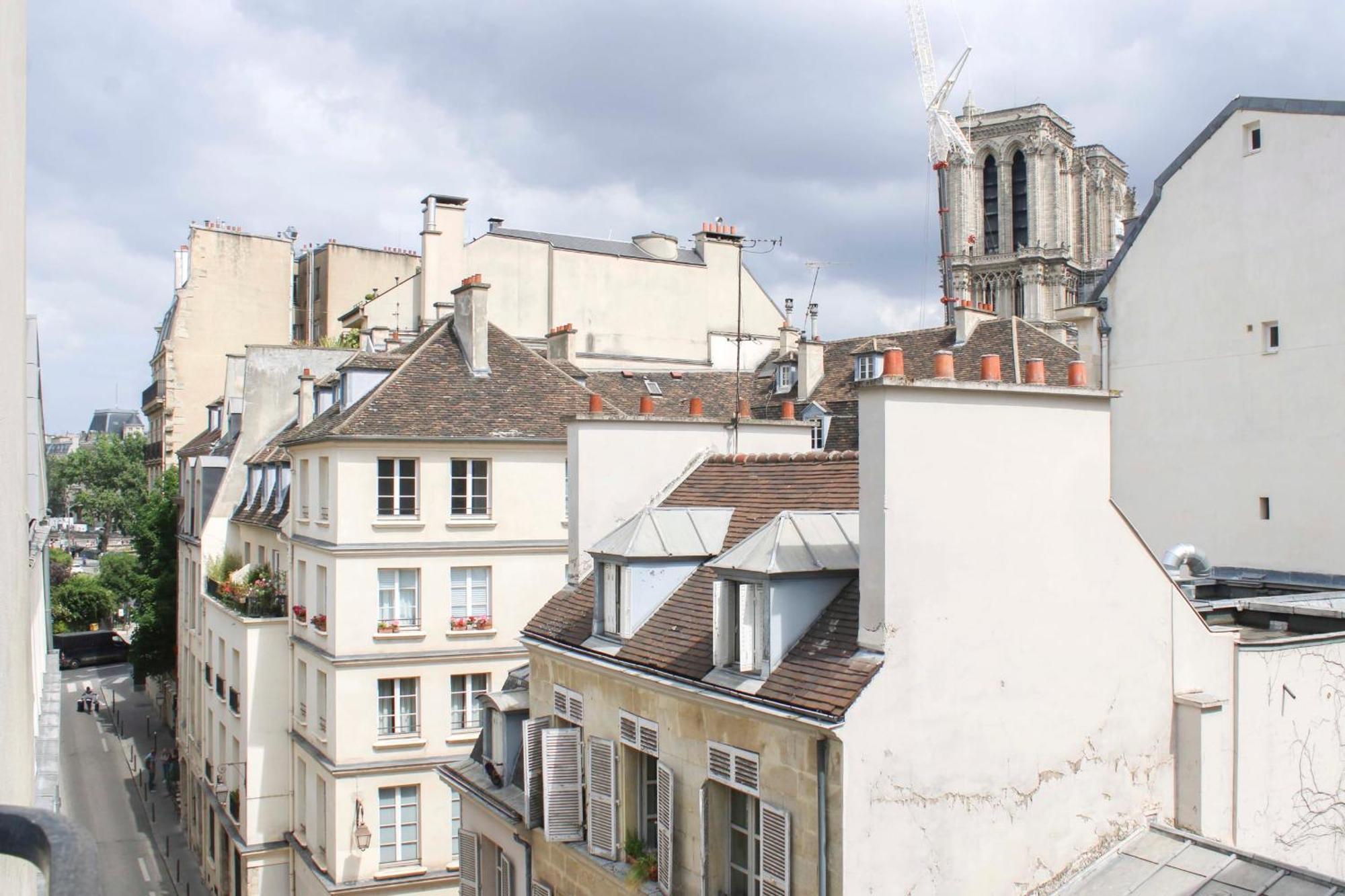 Charming T3 In The Center Of * Parijs